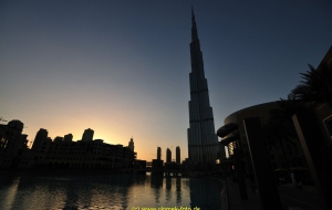 Dubai Stadtbesichtigung, am Burj Khalifa 828 m Vereinigte Arabische Emirate 22.10.11