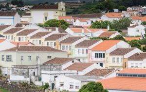 Festung in Angra do Heroismo mit Innenhof und Ausblicken in die Stadt auf Terceira