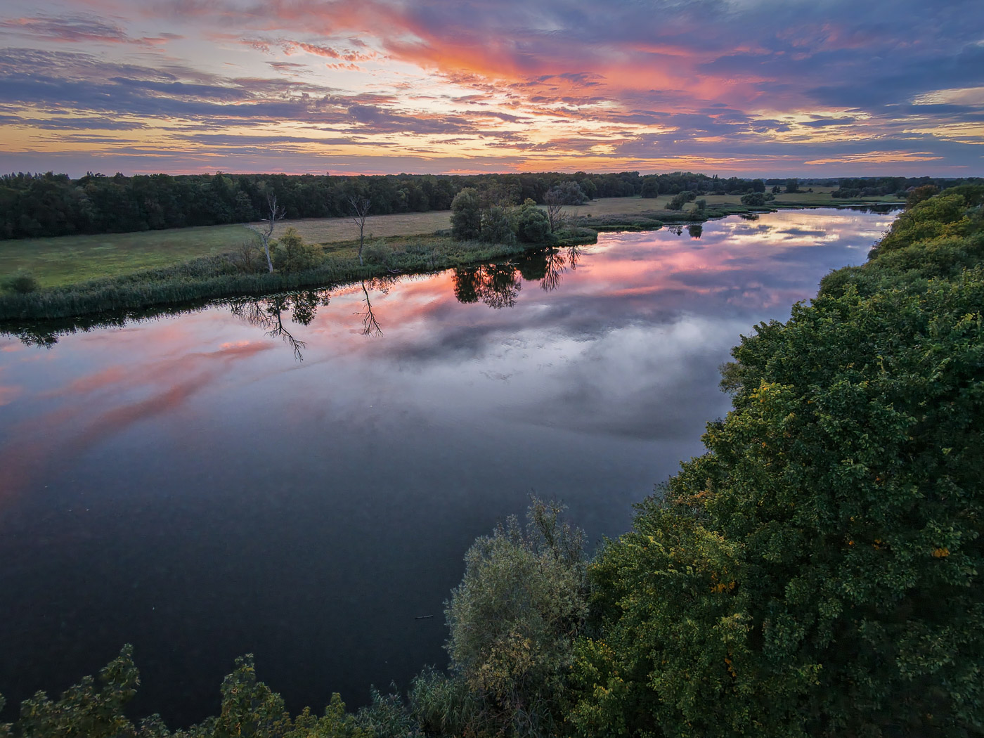 dji_fly_20260911_194120_0133_1789148766892_photo_beautify